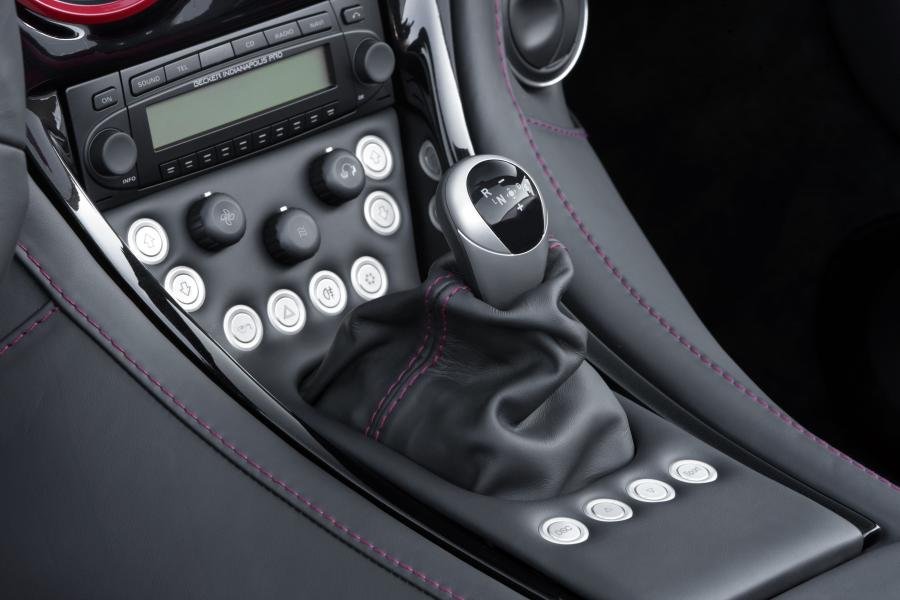 Детали интерьера Wiesmann MF4 Roadster 2009 года  (фото 15 из 22)